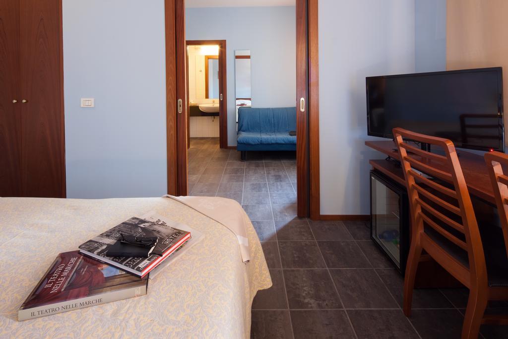 Hotel Mariani Jesi Buitenkant foto