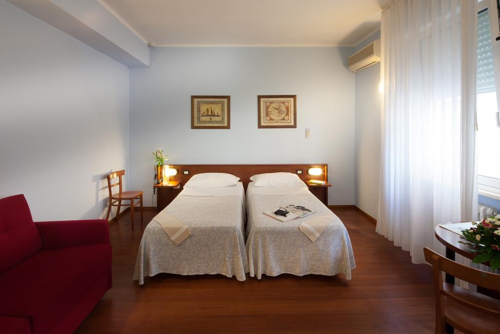 Hotel Mariani Jesi Buitenkant foto