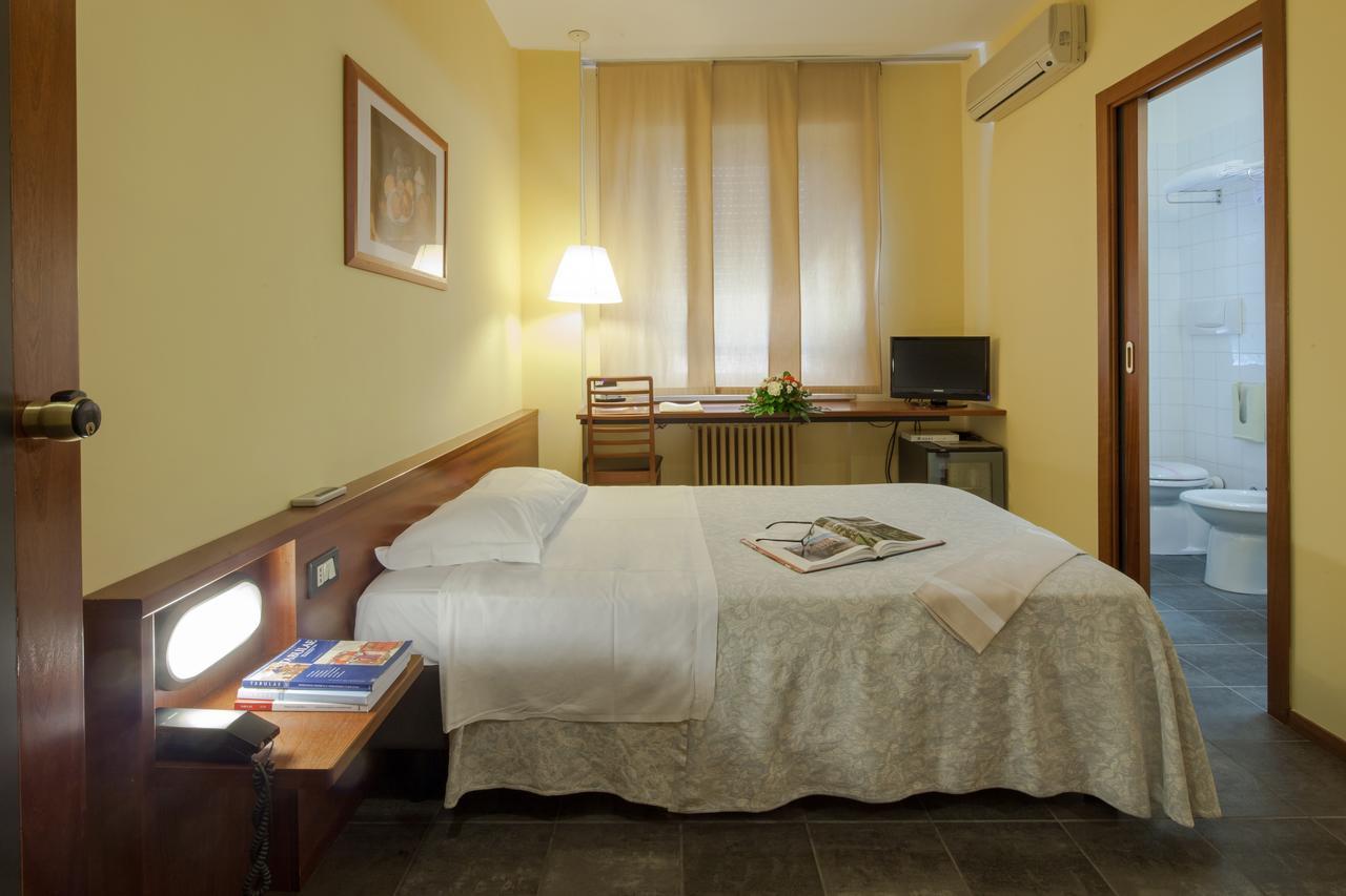 Hotel Mariani Jesi Buitenkant foto