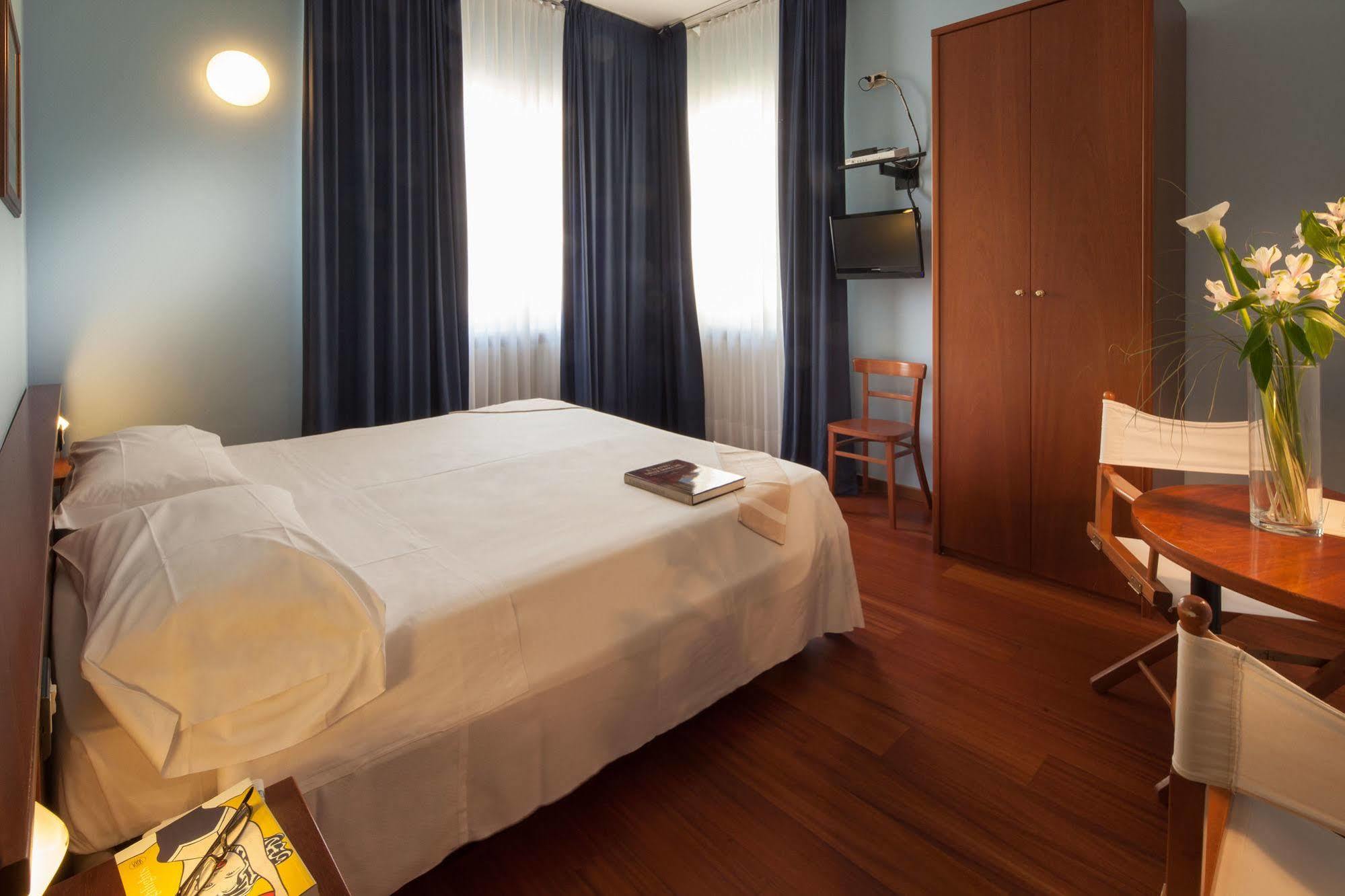 Hotel Mariani Jesi Buitenkant foto