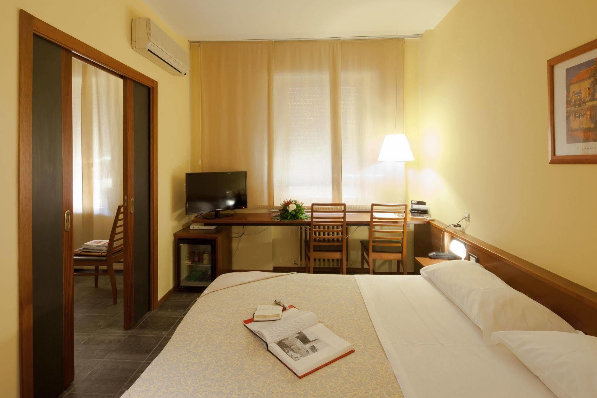 Hotel Mariani Jesi Buitenkant foto