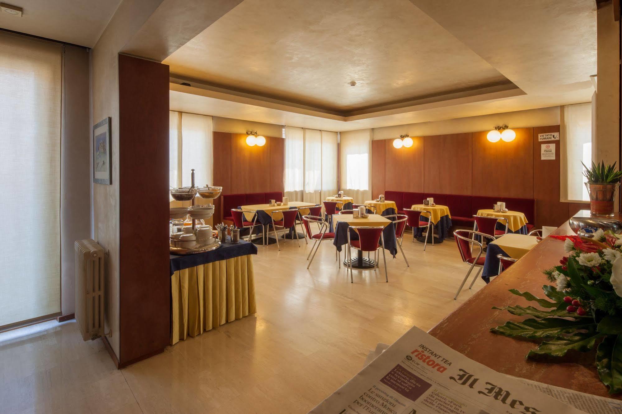 Hotel Mariani Jesi Buitenkant foto