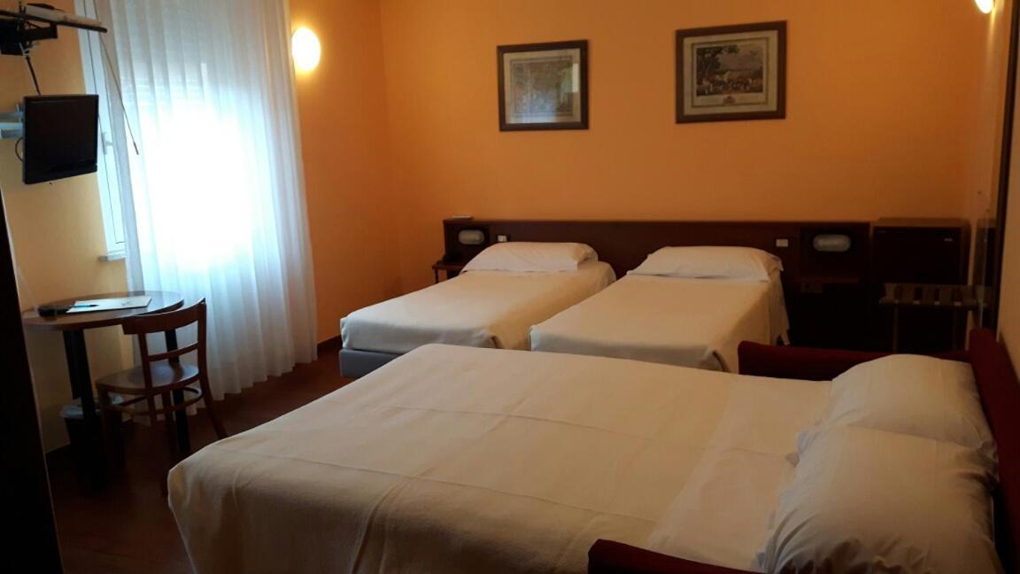 Hotel Mariani Jesi Buitenkant foto